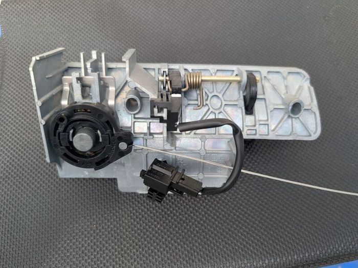 VW Transporter 2020 Onwards 7La827565 Barn Door Handle with Microswitch