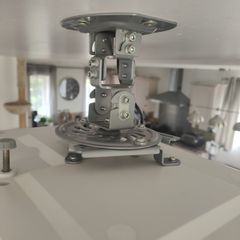 Projector ceiling mount