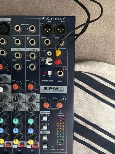 Soundcraft EPM8 audio mixer