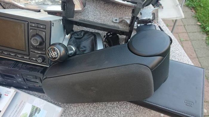 Audi a4 b6 b7 double din climate control unit. a4 b7 estate saloon bumpers 2.0tdi injectors engine parts breaking glove box sat nav radio cd player armrest