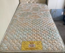 Single bed with 2 drawers in base and headboard
