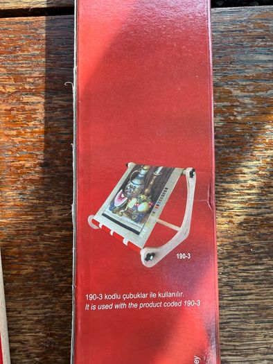 embroidery stand : wooden Nurge brand
