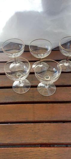 5 x 50s,60s white velvet glasses,vintage collectors item,,sold as seen .hard to come by.
