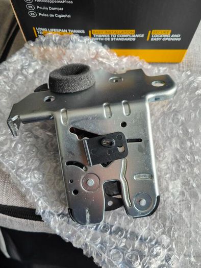 Boot hatch, tailgate lock.