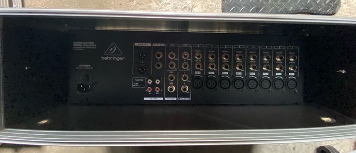 Behringer RX1202FX V2