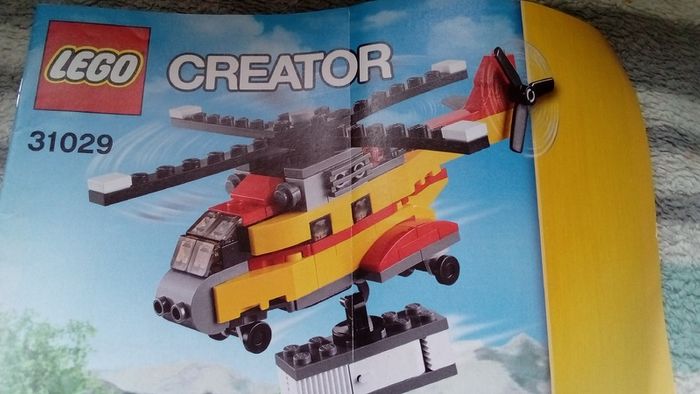 Lego creator 3 in 1