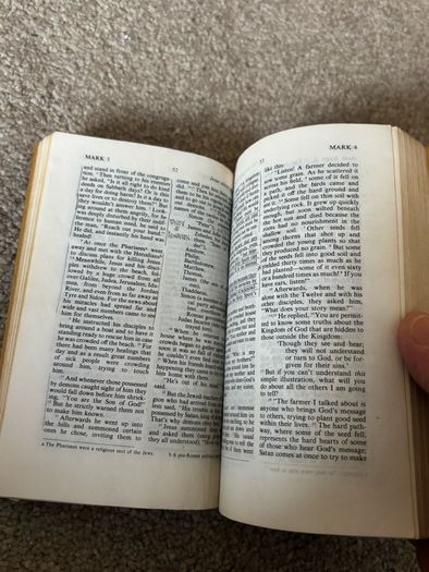 Vintage 1970s The Living Bible New Testament Paraphrased