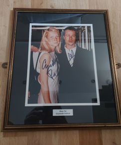 Rare Brad Pitt & Gwyneth Paltrow Signed Autographed 10x8 Photo Nicely Framed with COA