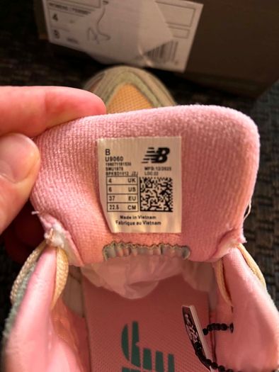 New NB shoes never used size uk4