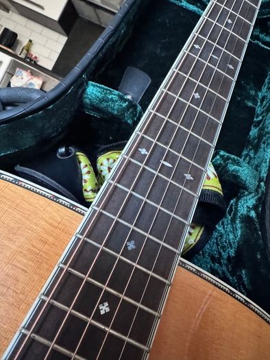 Fender PD 220 E Dreadnought acoustic guitar