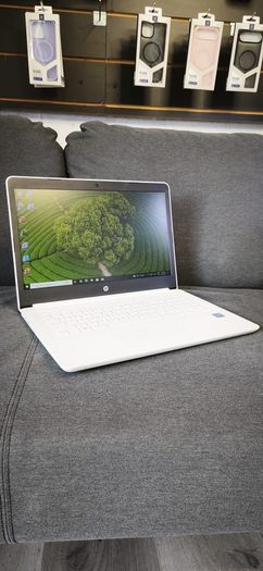 HP 14 -bp0xx laptop excellent condition