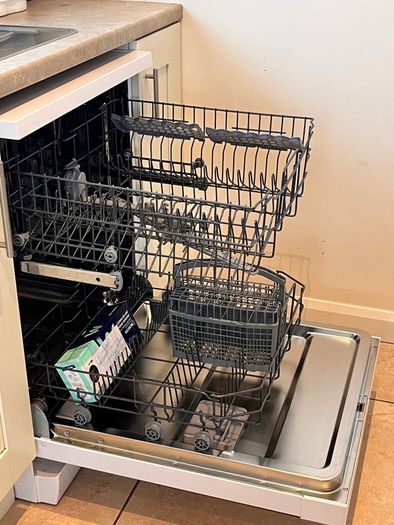 Dishwasher ( unused )