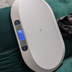 Baby weighing scales