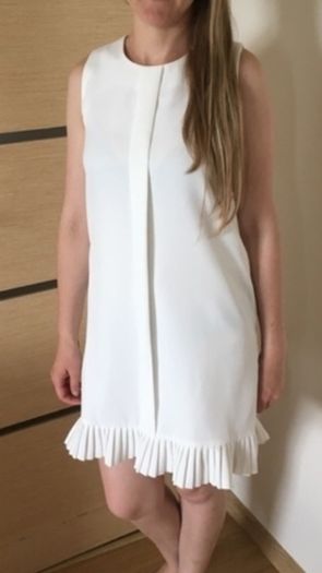 Stunning short white dress