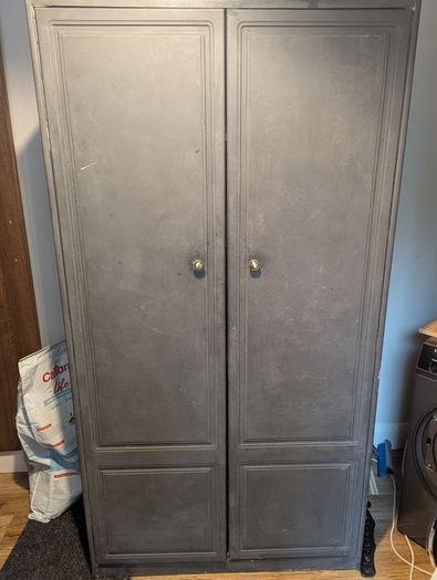 Wardrobe/Cupboard