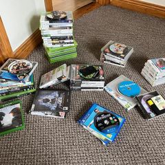 JOBLOT OF 71 game discs and 12 DVD discs