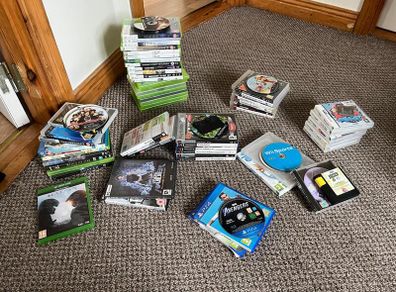 JOBLOT OF 71 game discs and 12 DVD discs
