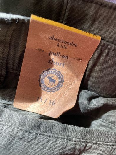 Abercrombie boys pull on shorts age 15 to 16 years - New with tags
