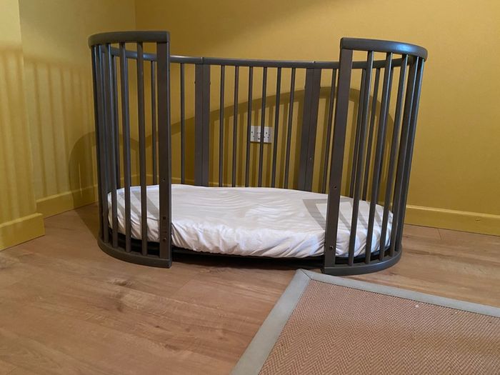stokke sleepi cot / bed