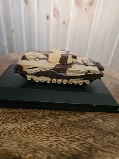 Oxford Diecast Churchill Tank mk3 kingforce 1.76 Scale