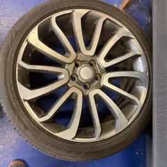 22 inch Range Rover vouge wheels and good tyres