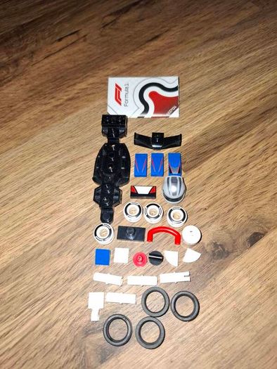 Mix of Lego F1 cars