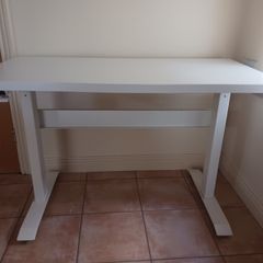 Standing desk