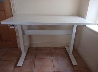 Standing desk
