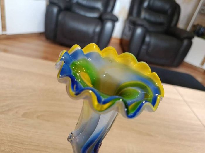 Vintage Art Glass Vase 19cm 380g