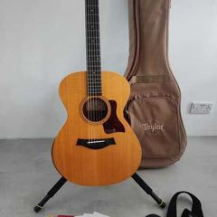 Taylor Academy 12e Grand Concert Acoustic Electric-Gigbag