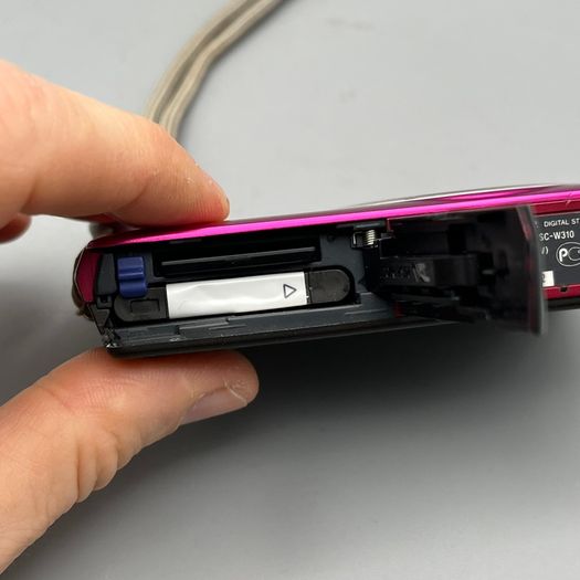 Sony Cyber-shot DSC-W310 12.1MP Digital Camera Pink - Full Kit