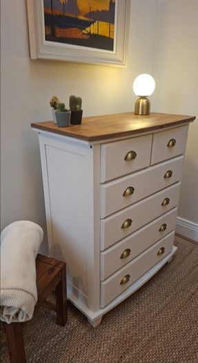 Beautiful 6 Drawer Chest of Drawers with Natural Wood Top