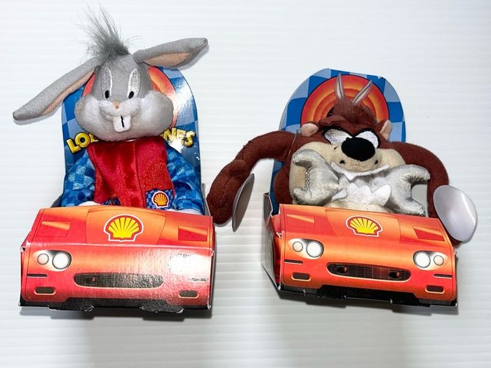 vintage 90's shell looney tunes bugs bunny tasmanian devil plushies retro collectible toys