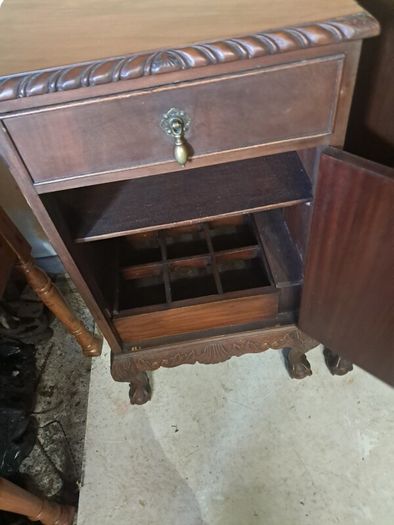2 mahogany cabinets original key