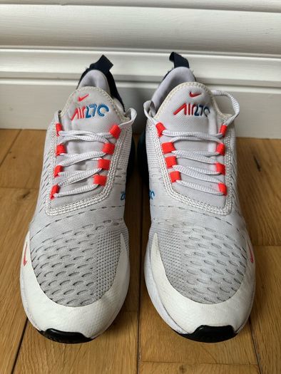 Nike 270