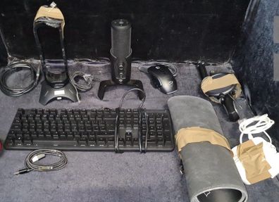POD casters/Influencers youtube internet starter pack 4 in 1 usb microphone headphones keyboard etc for influencers and podcasters to professionally record and upload. RRP is 399. These items are brand new and unused