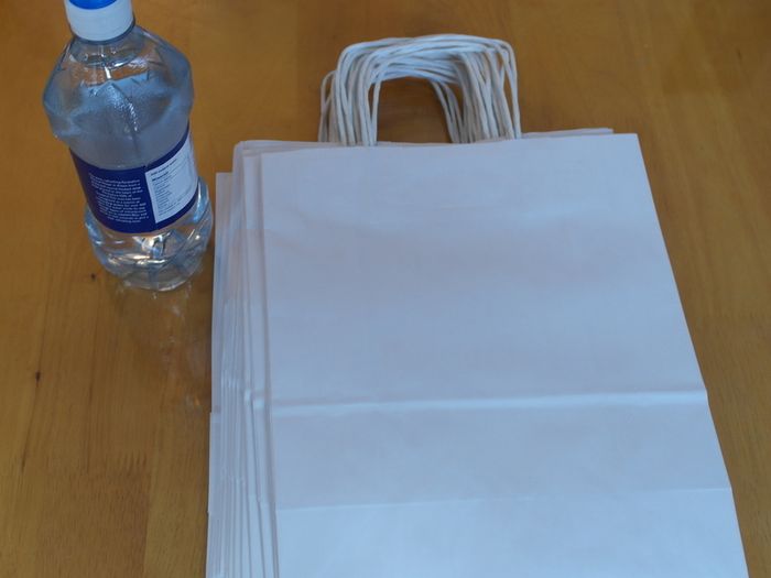 Lot 20 pcs lot Plain white eco-friendly paper kraft shopping carrier bags very good quality 100gr 24cm x 31cm x 11cm with handles