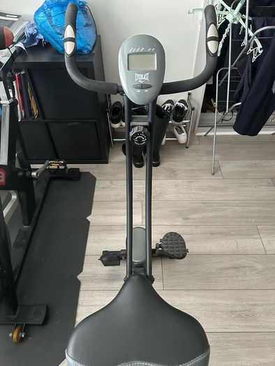 Everlast folding exercise bike