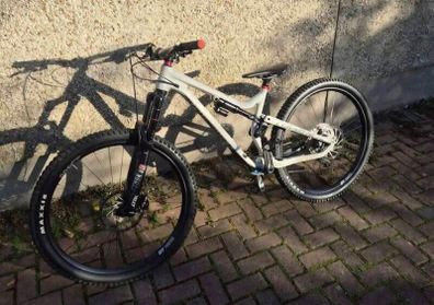 Commencal Meta 29er Full frame wrap. Like new