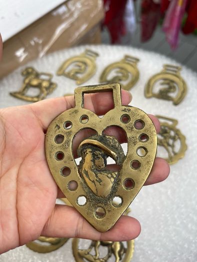 10 antique vintage horse brass