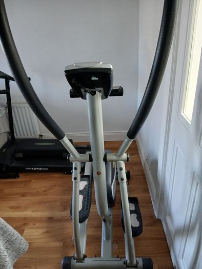 Discovery Cross Trainer