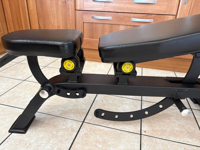 Strengthmax  Pro Series Commercial Weight Bench, Save 350 Euro!!