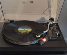 Technics SL-23A turntable/Record player. Like NEW!
