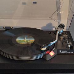 Technics SL-23A turntable/Record player. Like NEW!