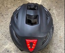 Bike helmet (S/M) with rear light - rechargeable