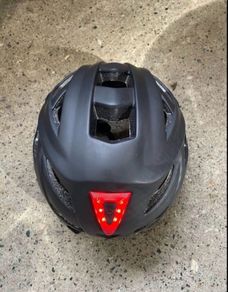 Bike helmet (S/M) with rear light - rechargeable