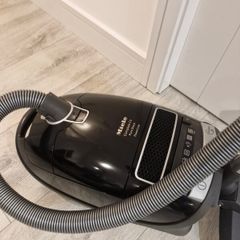 Miele vacuum cleaner