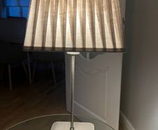 2 x Lamps