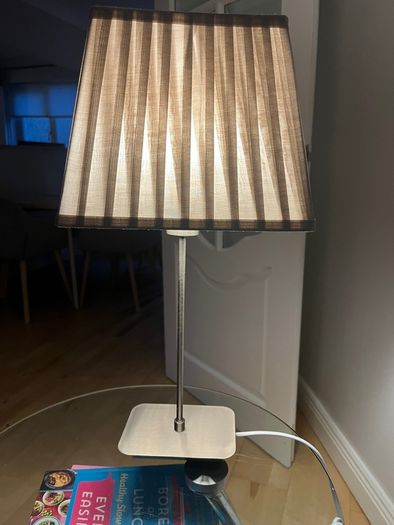 2 x Lamps