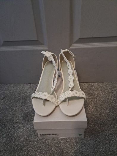 Ladies shoes